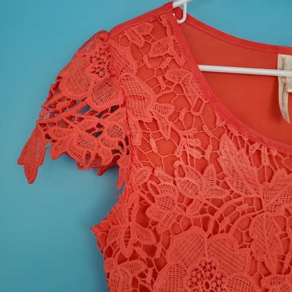 Simply Irresistible Small Lace Blouse - Picture 2 of 6